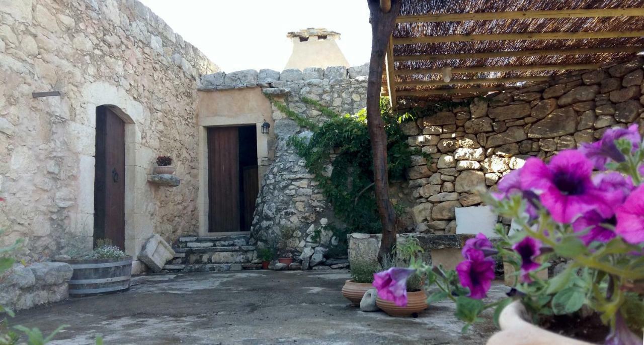Bendeni Cottage Megala Chorafia Exterior photo